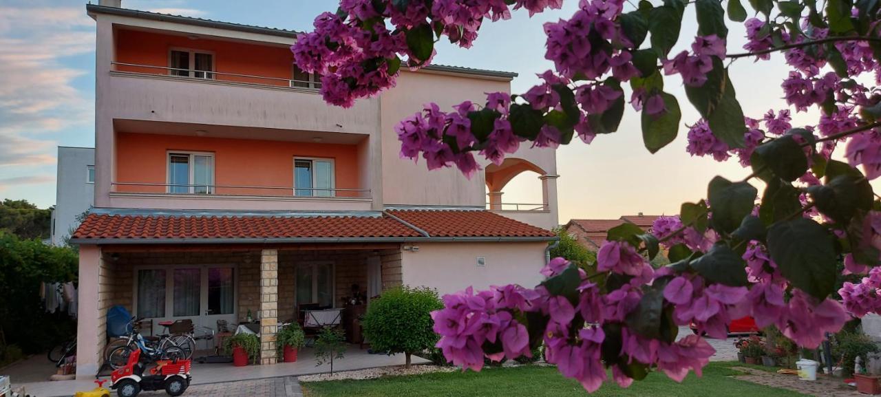 Apartments Tomic Biograd Na Moru Luaran gambar