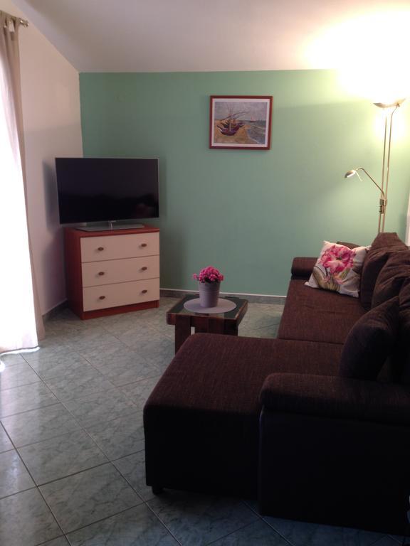 Apartments Tomic Biograd Na Moru Luaran gambar